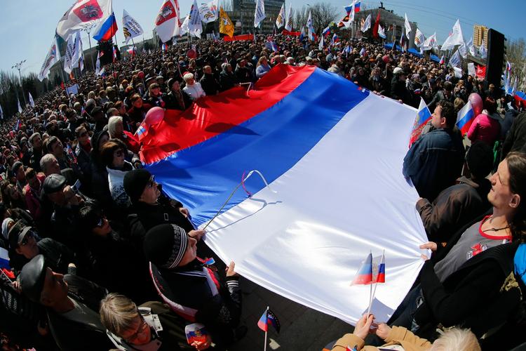 uro. Flere byer i det østlige Ukraine er præget af uro. Her gælder det minebyen Donetsk, hvor prorussiske demonstranter kræver løsrivelse fra Ukraine. 