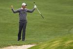 AFGØRELSEN. 38 meter fra hullet chippede Matt Jones bolden op på green, hvor den trillede i hul og sikrede ham sejren i Shell Houston Open. 