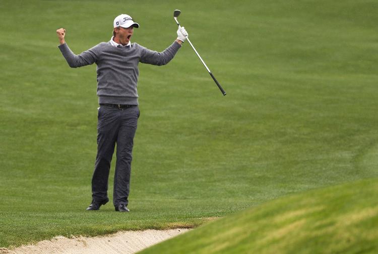 AFGØRELSEN. 38 meter fra hullet chippede Matt Jones bolden op på green, hvor den trillede i hul og sikrede ham sejren i Shell Houston Open. 