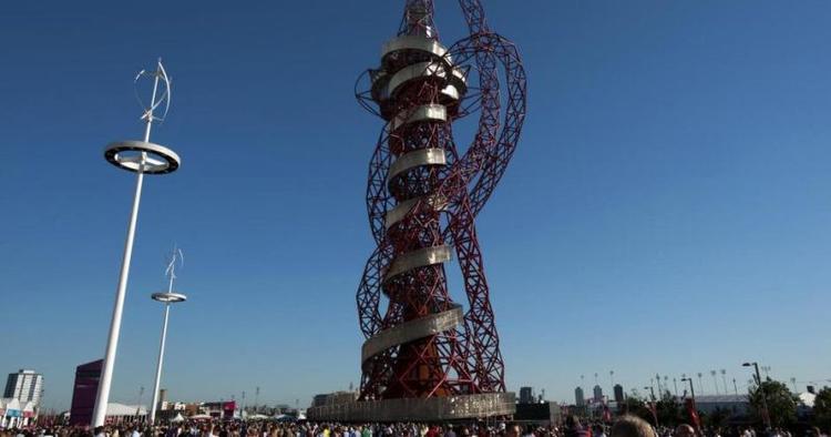 Alternativt. Londons nyeste udkigstårn hedder ArcelorMittal Orbit og ligger i Ol-området. 