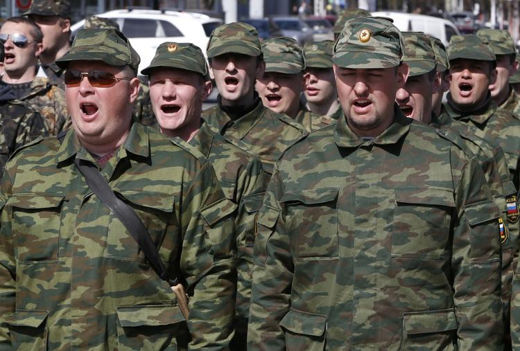 Konflikt. Ukraine er bange for, at Rusland er ved at rulle anden bølge af deres anti-ukrainske plan ud. Først besættelsen af militærbaser på Krim og den efterfølgende annektering af halvøen. Og nu går Putin og co. efter dele af det østlige Ukraine, siger den midlertidige præsident Turtjinov om dagens handlinger i tre ukrainske byer tæt på Rusland. I går marcherede Krims hær under en prøve på paraden for 70-året for Simferopols befrielse fra nazisterne under Anden Verdenskrig. 
