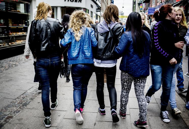 GYSSER. Flere banker kæmper om at lokke konfirmanderne til. 