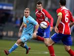Superliga. FC Nordsjællands Lasse Petry og FC Vestsjællands Dennis Sørensen i duel. 