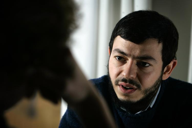 Debat. Ahmed Akkari kaster nyt lys over sin egen og andres rolle i Muhammed-krisen med en bog, der udkommer i dag. 