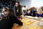 Parat. Det er pinagtigt, at alt for mange klasser døjer med, at familier ikke med god samvittighed kan svare ja på, om de har hjulpet børnene med at være parate. 