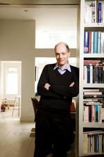 alsidig. Alain de Botton skriver både fiktion og ikkefiktion. Hans første faglitterære bog fra 1997 hedder ’How Proust Can Change Your Life’. Foto: Vincent Starr 