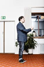 Anger. Ahmed Akkari angrer, at han var med til at puste til ilde, så Muhammedkrisen eskalerede. 