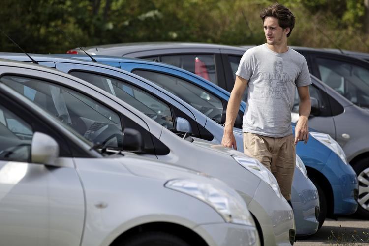 KØbeglæde. Både salget af personbiler, varevogne og lastbiler har det rigtig godt for tiden. 