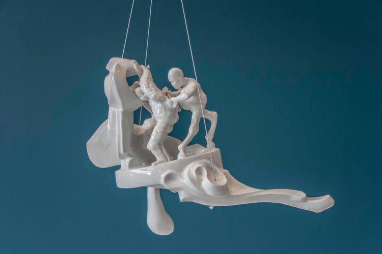 Bestialsk. Går man tæt nok på en skulptur af Louise Hindsgavl som 'All your Qualities', fra 2014, starter dramaet. 