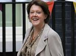 Skandale. Maria Miller har indgivet sin afskedsbegæring. Hun ønsker ikke, at hendes person overskygger den britiske regerings politik. 