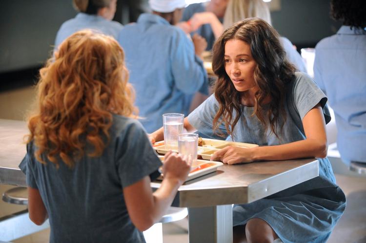 Lummert. Anne Lee Green mente ikke hun havde fået at vide, at hun også skulle smide fængselskludene. Det mener producenten, hun gjorde. 