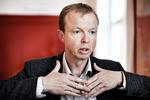UDSAT. Lars Georg Jensen har som nabo til en rockerborg oplevet at få kastet sten gennem sine vinduer, fordi han fortalte om rockernes aktiviteter. 