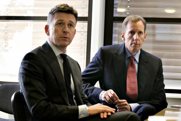 solgt! Nets, der blandt andet står bag dankortet, er en af de kendte virksomheder, der er blevet solgt. Her ses repræsentanter for de nye ejere ved et pressemøde i sidste måned, hvorhandlen faldt på plads. 