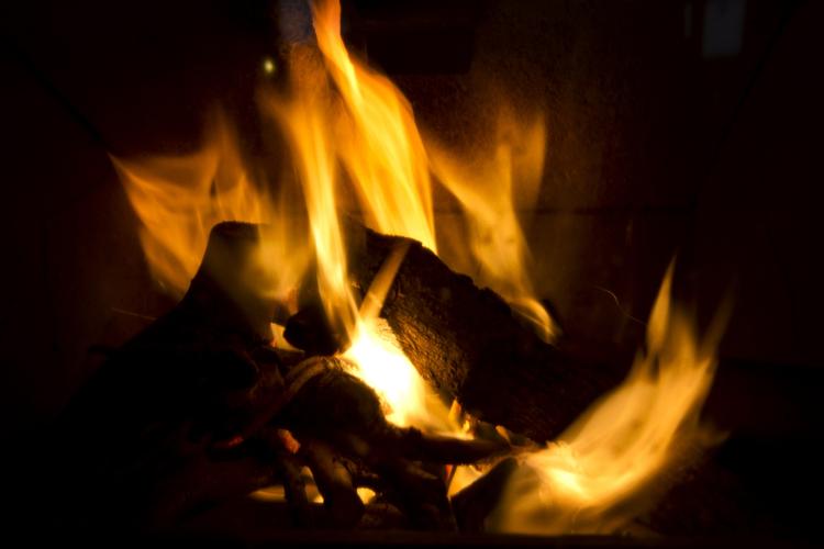 Røg. Afgiften på blandt andet pejsebrænde er genstand for politiske forhandlinger. 