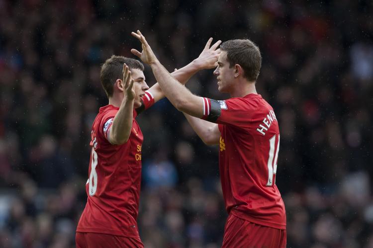 titel-kamp. Liverpools Jon Flanagan (tv) får nok at se til lørdag, når Manchester Citys stjerner kommer på besøg i en vaskeægte topkamp. 