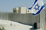 Zionisme. To slags zionister slås i dag om Israels fremtid. Den ene slags sætter hellig jord og militær magt først. Den anden sætter demokrati og tolerance højest. 