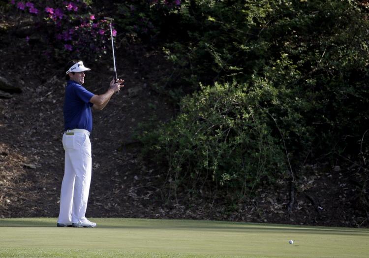 Misser. Den førende Bubba Watson kikser et birdieput på 12. hul. 