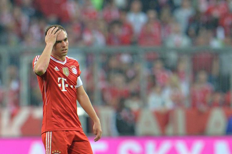 Nedtur. Anfører Philipp Lahm må erkende, at det kun er blevet til et point i de seneste tre kampe i ligaen. 