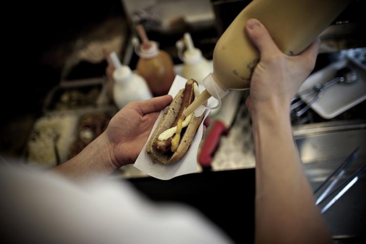 Øko. Hotdog fra Den Økologiske Pølsemand. 