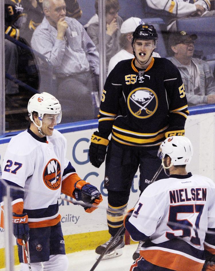 Slut. I 80 kampe blev det til 25 scoringer og 33 assist for Frans Nielsen (th), hvilket er rekord for en dansk spilelr i NHL. 