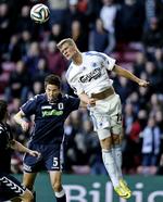 OK. Andreas Cornelius accepterer den del af kritikken, men mener, at hans fysik ikke kan blive bedre. 