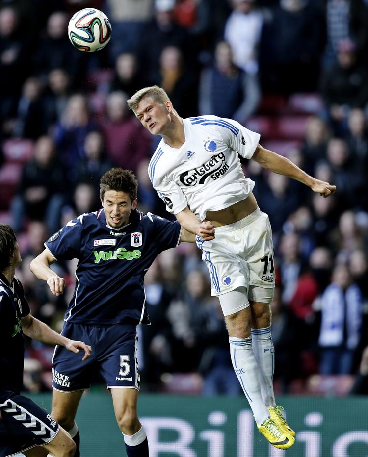 OK. Andreas Cornelius accepterer den del af kritikken, men mener, at hans fysik ikke kan blive bedre. 