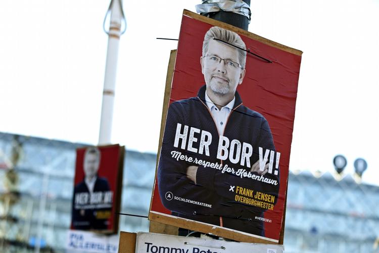 HIPSTER. Sweateren på valgplakaten var alt for smart for Frank Jensen, mente Københavneriet, alias Politikens Henrik Vesterberg. I hvert fald har trøjen nu vist sig at være en kopi. (arkivfoto) 