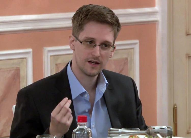 LÆK. Reportager, der  bygger på lækkede dokumenter fra den afhoppede efterretningsmand Edward Snowden, har givet aviserne Guardian og Washington Post Pulitzer-prisen. 