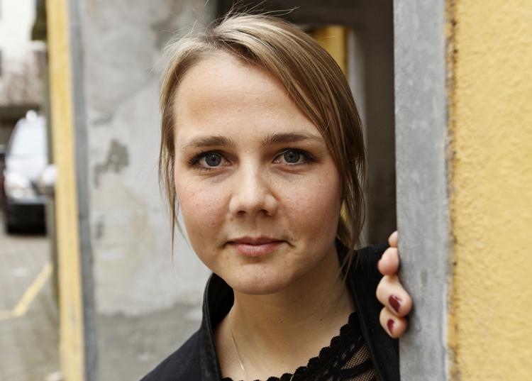 Kontogebyr. »Det, vi har set i de seneste par år, er jo en usund konkurrence mellem bankerne om at hæve gebyrerne på en almindelig bankkonto og dermed skubbe de mindst attraktive bankkunder rundt mellem sig«, siger europaparlamentariker Emilie Turunen (S), som er tilfreds med, at EU-borgere skal have ret til at have en konto til en »rimelig pris«. - Foto: 