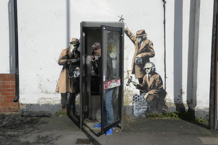 NY BANKSY ? Søvninge englændere kunne i søndags vågne op til dette værk, som mange tror på er nyt værk fra mestermaler. 