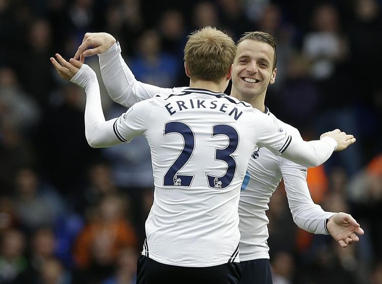 Målfarlig. Christian Eriksen, Tottenham, fejrer sin scoring mod Southampton med holdkammerat Jan Vertonghen. 