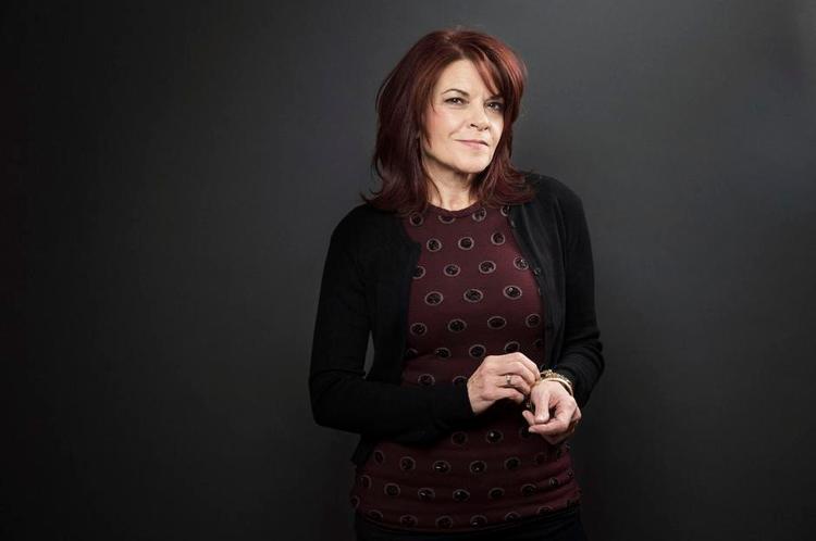 Helstøbt. Rosanne Cash samler flere genrer i en stærk fælles form. 