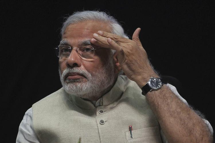 Narendra Modi. han har skjult hende i 40 år, men i går kom hans kone frem sort på hvidt. 