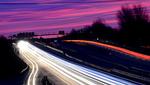 Hamsterliv. Ifølge Frankfurterskolens Hartmut Rosa er vi alle slaver i et hamsterhjul, der snurrer med konstant acceleration, og det gør os fremmedgjorte over for os selv, rummet, tingene og tiden. Men han reducerer fællesskabet til en tegneserieverden for at få det tilpasset sin tese. 