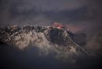 Dødsfald. Ni bjergguider er døde på Mount Everest i dag, oplyser AFP. 