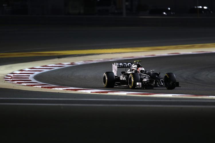 McLaren. Med 43 point til Magnussen og holdkammeraten Jenson Button ligger McLaren 3'er i kontruktørenes titelkamp. Mercedes fører med 111 point foran  Force India-Mercedes med 44. 