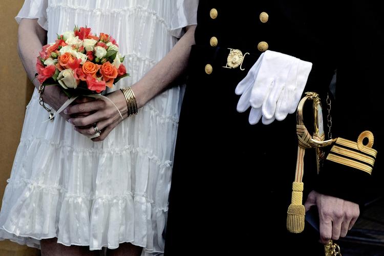 Bryllup. På bare et år har cirka 300 par benyttet sig af, at folkekirkens præster i en prøveordning har lov til at vie i det fri, viser en opgørelse fra landets ti stifter. - Foto: 