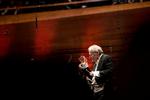 Jagt. Dirigenten Adam Fischer vil finde ind til manden Beethoven, ikke det ophøjede idol. Foto: Peter Klint 
