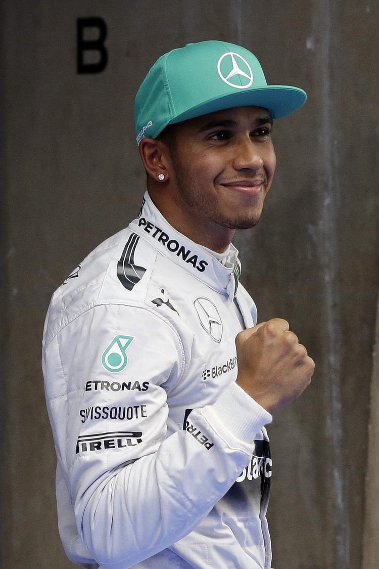Dæk. »Vi bliver alle sammen nødt til at spare vores dæk. Det er ikke godt for fansene, at kørerne ikke har en masse dæk til rådighed«, siger Formel 1-kører Lewis Hamilton. 