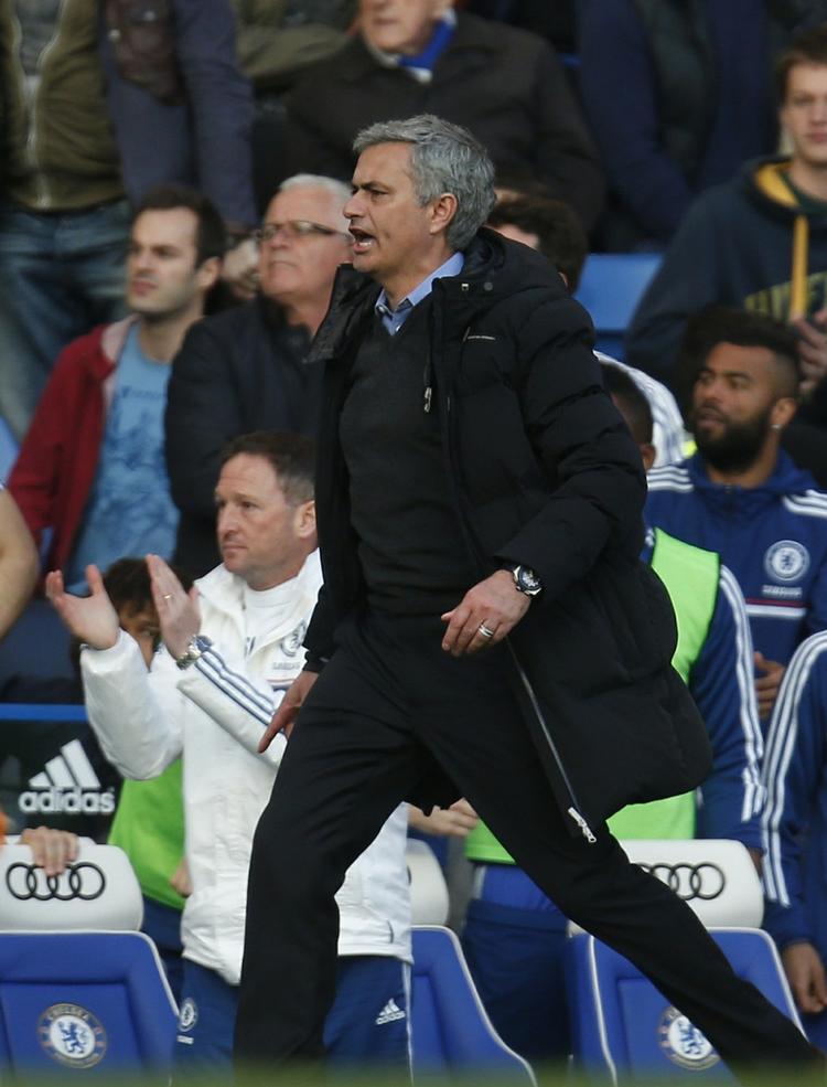disciplinært. Chelseas manager, Jose Mourinho, kan igen komme i problemer efter sarkastiske udtalelser om dommeren i kampen mod Sunderland og det engelske fodboldforbund. 