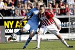 Duel. Anders K. Jacobsen (18) (AaB) i kamp med Jacob Dehn Andersen, Randers FC. 
