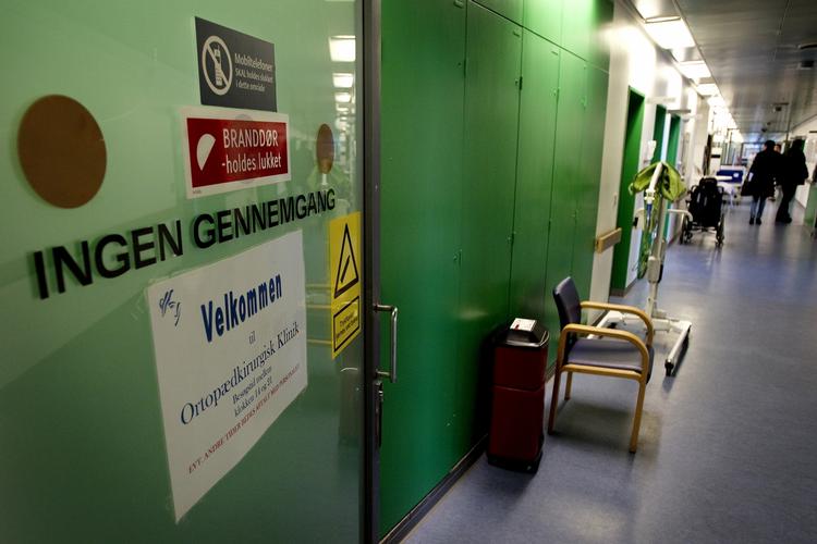 Smerter. Det er ofte svært at se på en MR-scanning hvad rygsmerter skyldes og derfor er de dyre MR-scanninger ofte overflødige. 