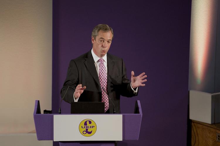Ukip. Lederen af United Kingdom Independence Party (Ukip), Nigel Farage har kaldt EU for »en absolut fiasko«. 