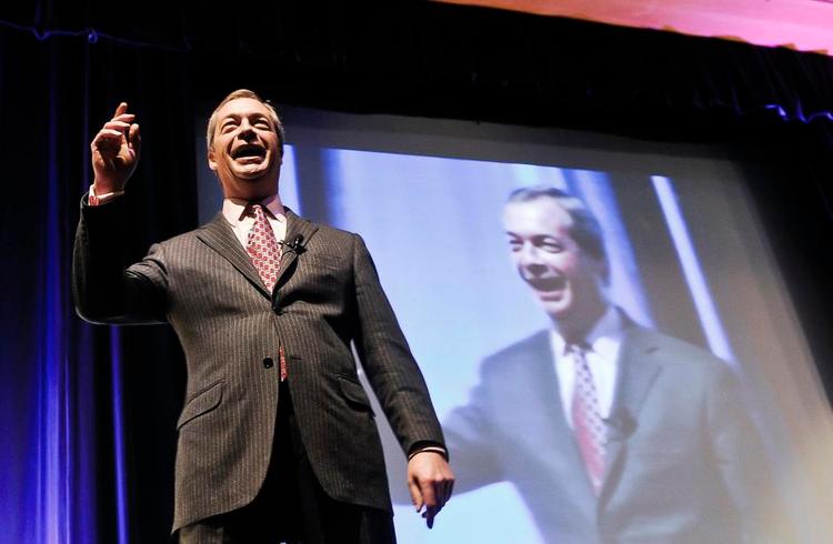 EU-modstander. Nigel Farage blev første gang valgt til Europaparlamentet i 1999. I lidt mere end tre år har han stået i spidsen for United Kingdom Independence Party, der ønsker Storbritannien ud af EU. 