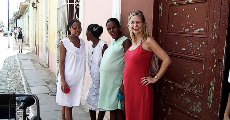 Kvindeliv. Annette Vollmer Heick og hendes mand Jesper Vollmer var på Cuba, da Annette Vollmer Heick var gravid med parrets første barn. 