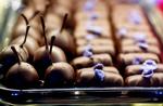 Sundt. Nogle studier viser, at mørk chokolade er godt for blodtrykket. 