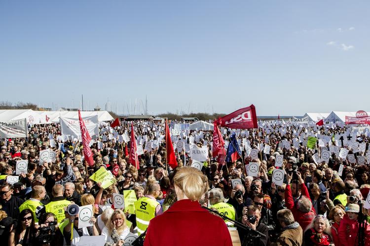 Talesabotører. Der skal tilsyneladende fløjtes for fuld skrue i Fælledparken 1. maj, når Thorning skal tale til folket. Her er hun sidste år i Aarhus under sin 1. maj-tale. 
