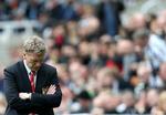 farvel. David Moyes afleverer et United-hold, som ligger og roder på en 7. plads i Premier League. Langt fra de pladser, som kvalificerer til pengemaskinen Champions League. 