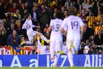 tvivlsom. Gareth Bale (tv) var matchafgørende mod Barcelona i pokalfinalen i Spanien. 