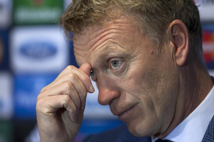 fyret. David Moyes var i defensiven fra første færd i jobbet som træner i Manchester United, hvor truppen var slidt og indkøbene alt for få til en genopbygning af mesterholdet. 